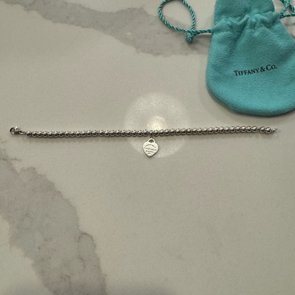 Return to Tiffany Heart Tag Bead Bracelet in Silver - Picture 5 of 6